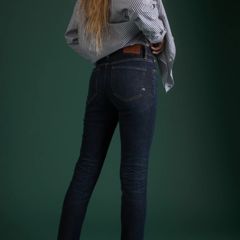 American Eagle Outfitters AE77 Premium Skinny Jean size 8 Regular